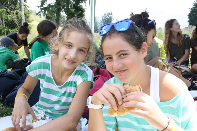 Village Camps International Summer Camp Leysin, Switzerland 2025-08-09 https://www.villagecamps.com/journals_admin/images/694-42-festival friday (51).jpg